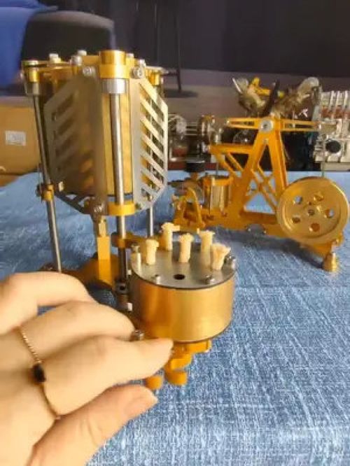 瓦特蒸汽機迷你模型機 朋克風(fēng)擺件工藝品,申明 本人純爺們,這是同事錄制 機械原理 蒸汽機 朋克風(fēng) 擺件